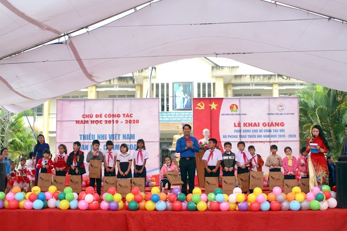 Phát động chủ đề công tác Đội và phong trào thiếu nhi năm học 2019 - 2020